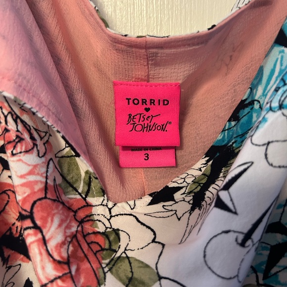 Torrid  Betsey Johnson Mini Challis Cold Shoulder Star Skull Dress Plus Size 3 - Picture 5 of 6